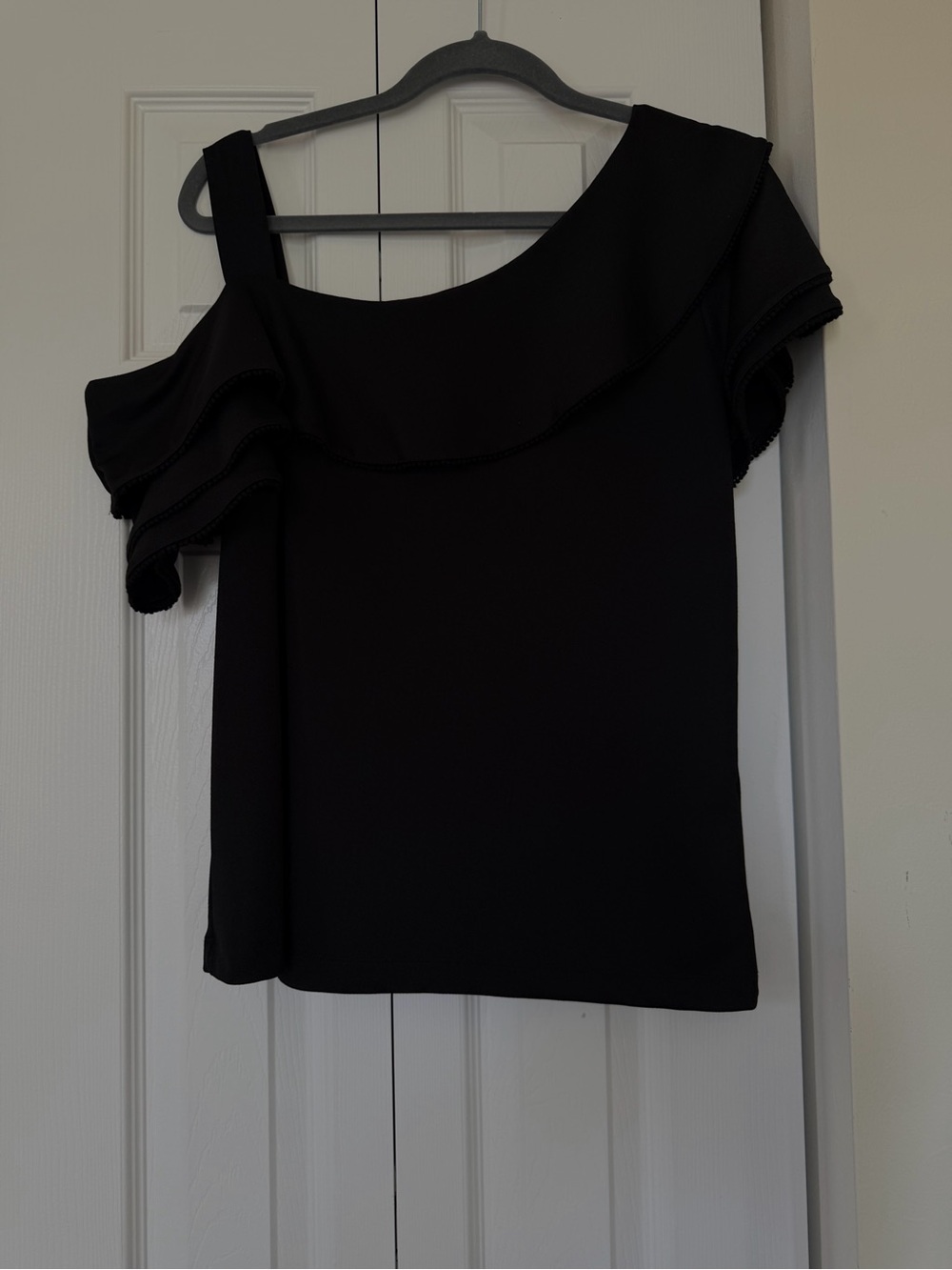 Banana Republic Black One-Shoulder Ruffle Crop Top